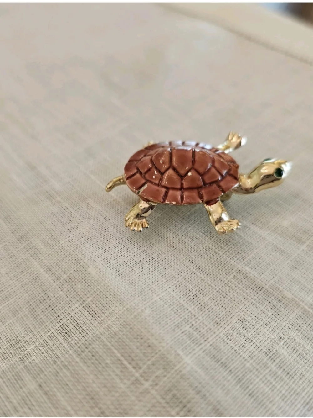 Vintage Gold Tone Turtle Brooch Pin Brown Enamel Shell Green Rhinestone Eyes